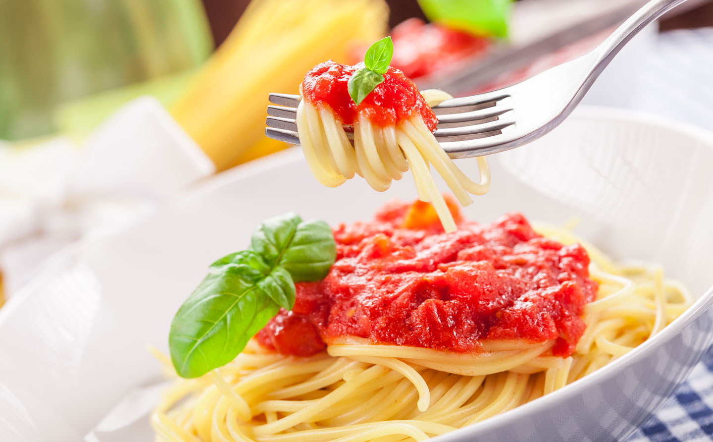 Piatto di spaghetti al pomodoro